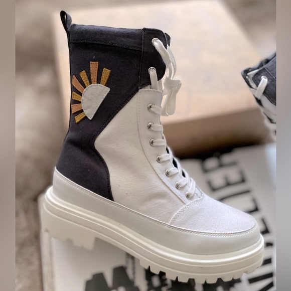 Free People Feels Good To Be Lost Lug Sole Hiker Boots - Picture 8 of 13